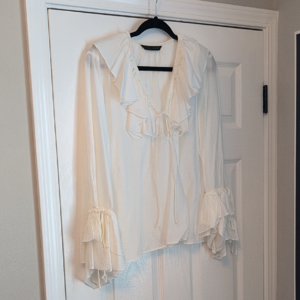 Zara Ivory Ruffle Detail Blouse